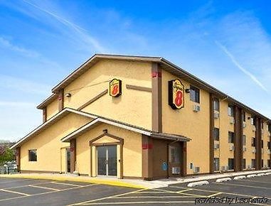 Super 8 By Wyndham Cedar Rapids Hotel Ngoại thất bức ảnh