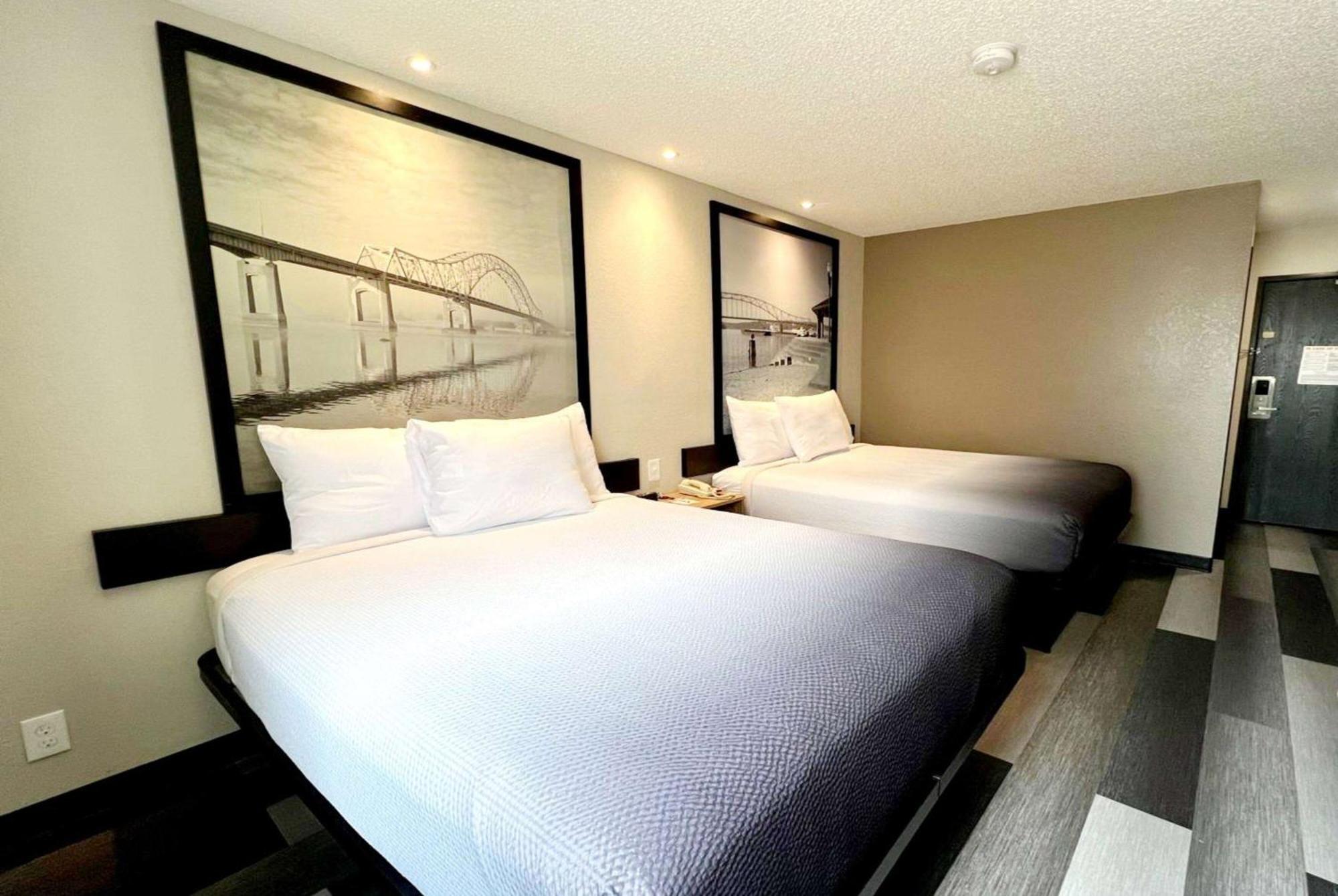 Super 8 By Wyndham Cedar Rapids Hotel Ngoại thất bức ảnh