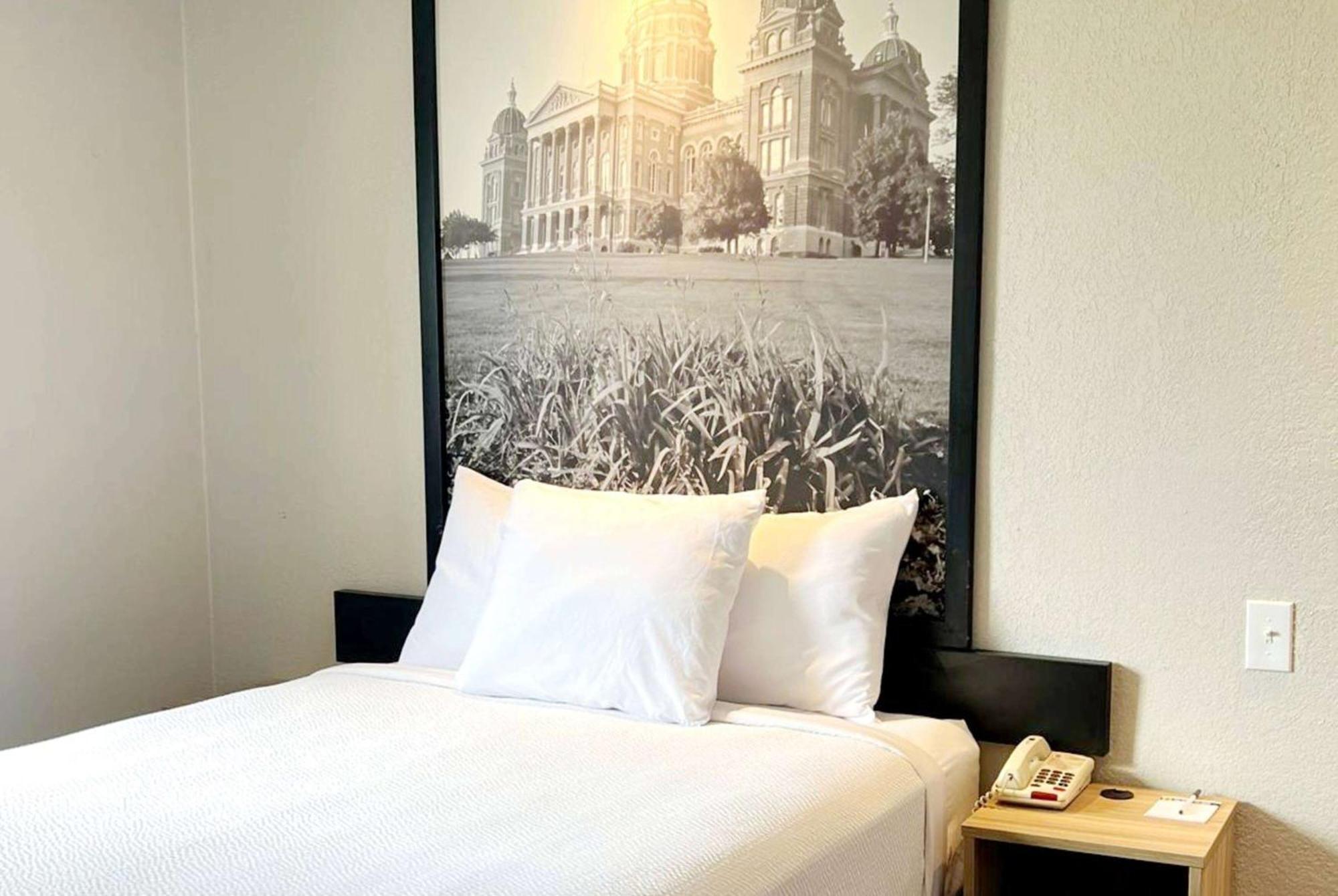 Super 8 By Wyndham Cedar Rapids Hotel Ngoại thất bức ảnh