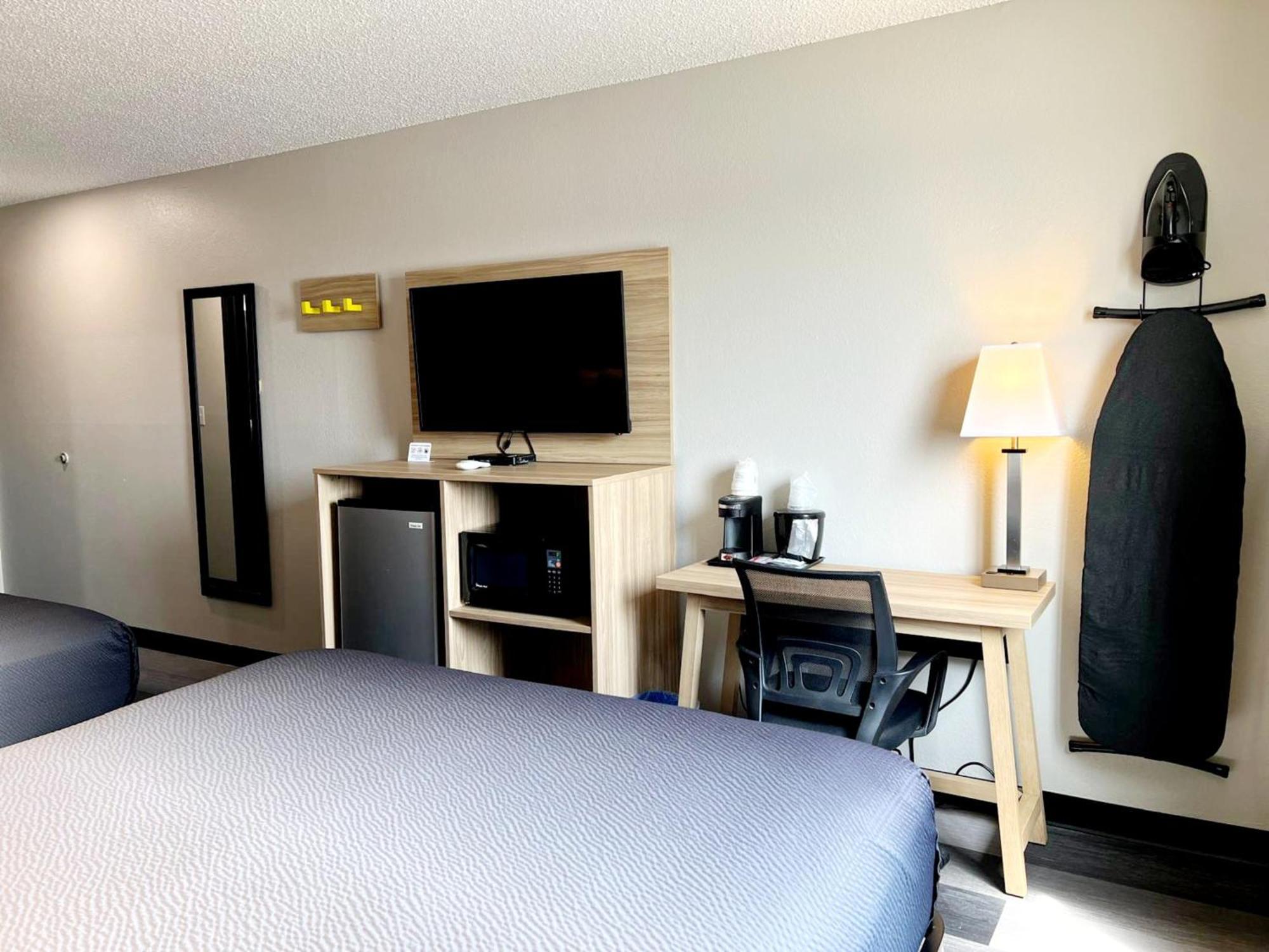 Super 8 By Wyndham Cedar Rapids Hotel Ngoại thất bức ảnh