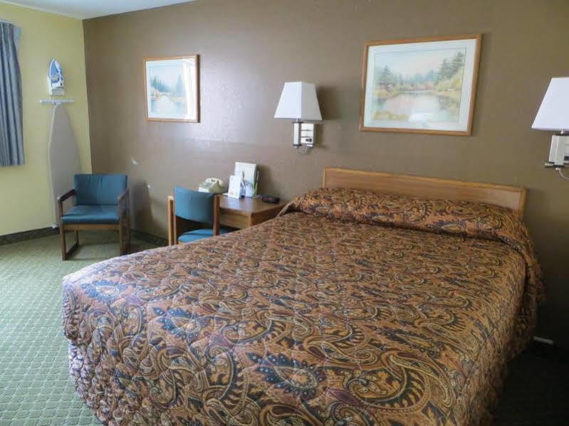 Super 8 By Wyndham Cedar Rapids Hotel Ngoại thất bức ảnh