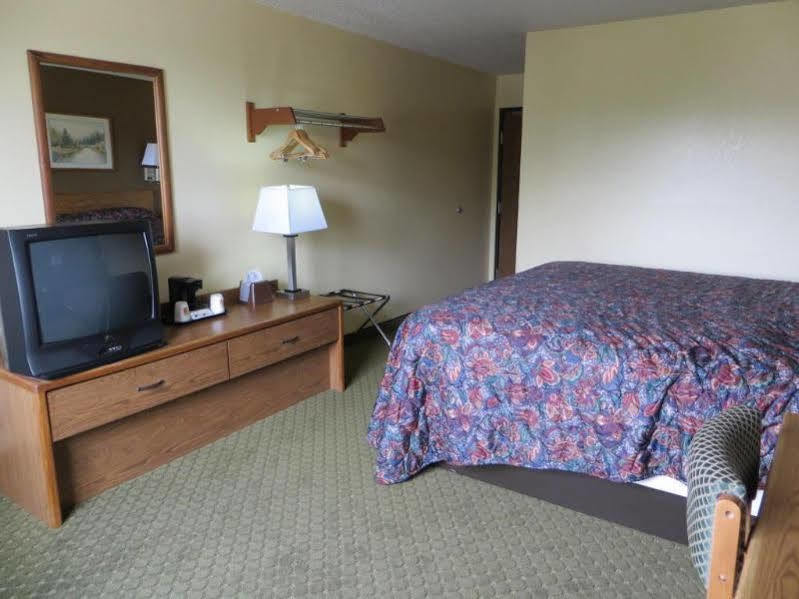 Super 8 By Wyndham Cedar Rapids Hotel Ngoại thất bức ảnh