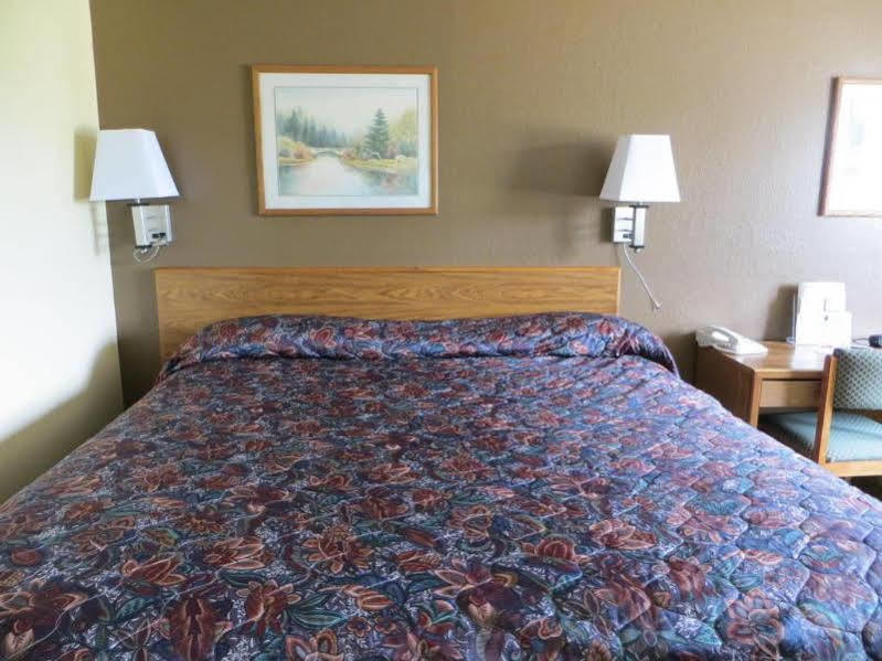 Super 8 By Wyndham Cedar Rapids Hotel Ngoại thất bức ảnh