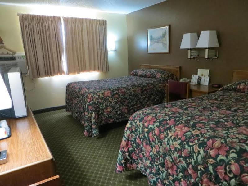 Super 8 By Wyndham Cedar Rapids Hotel Ngoại thất bức ảnh